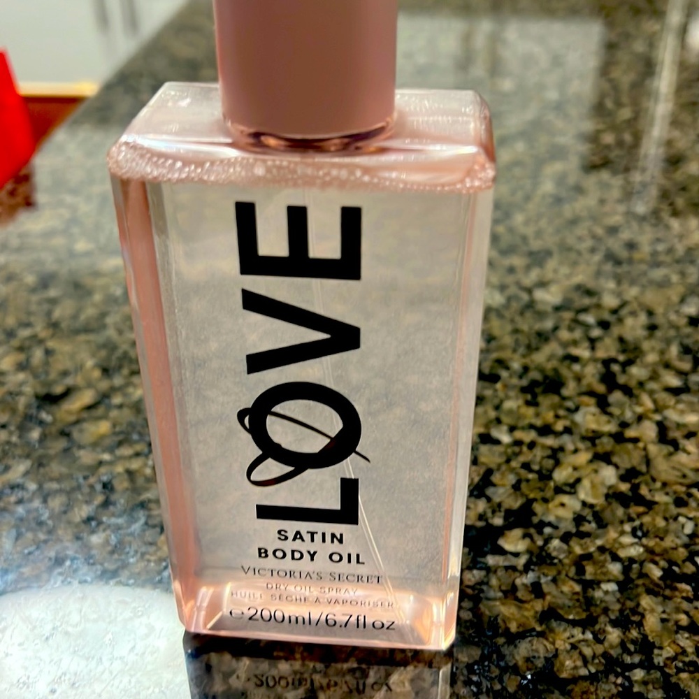 Victoria secret love oil
